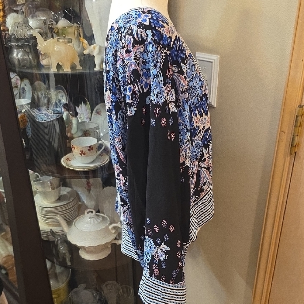 Free People Black and Blue Floral Crop Top - Picture 5 of 7